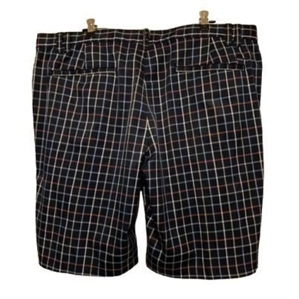 Izod Golf Size 42 Blue Plaid Shorts